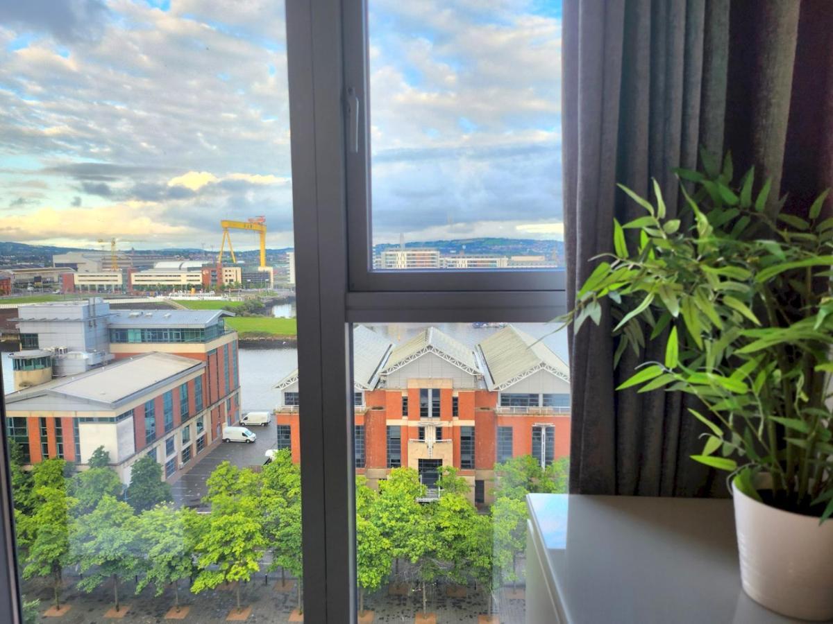 Апартаменты Pass The Keys Stunning Penthouse With Balcony Sunset Views Белфаст Экстерьер фото